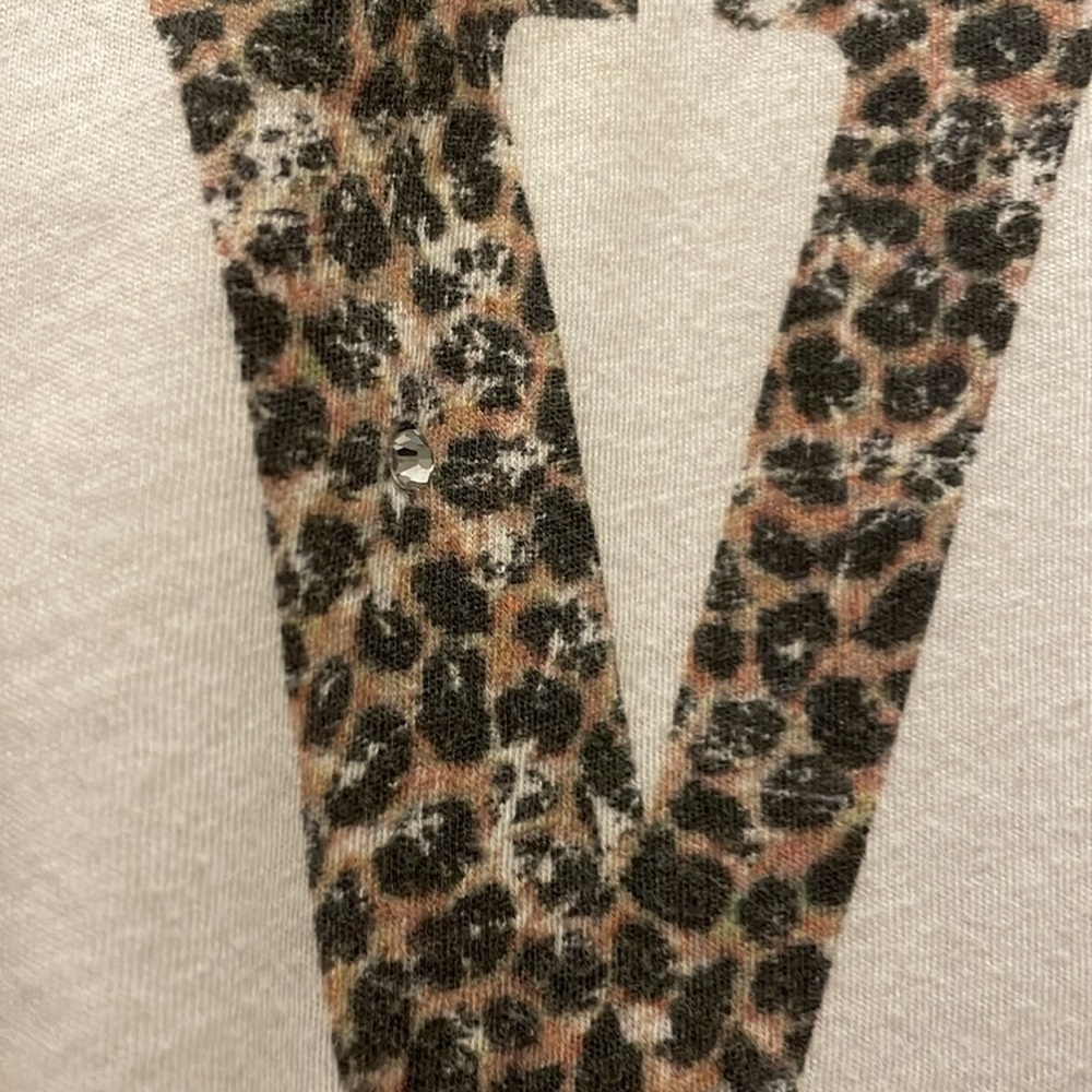 Valentine’s LOVE Shirt ❤️ - Picture 11 of 11